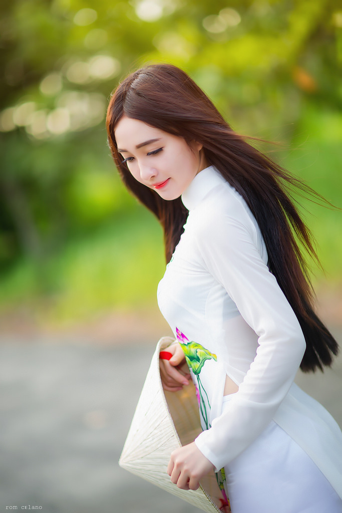 女人张开腿让男人插